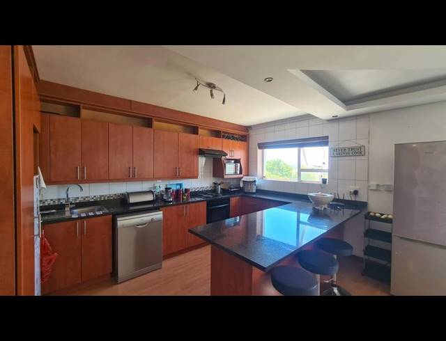 2 BEDROOM PROPERTY TO RENT IN STRAND CENTRAL